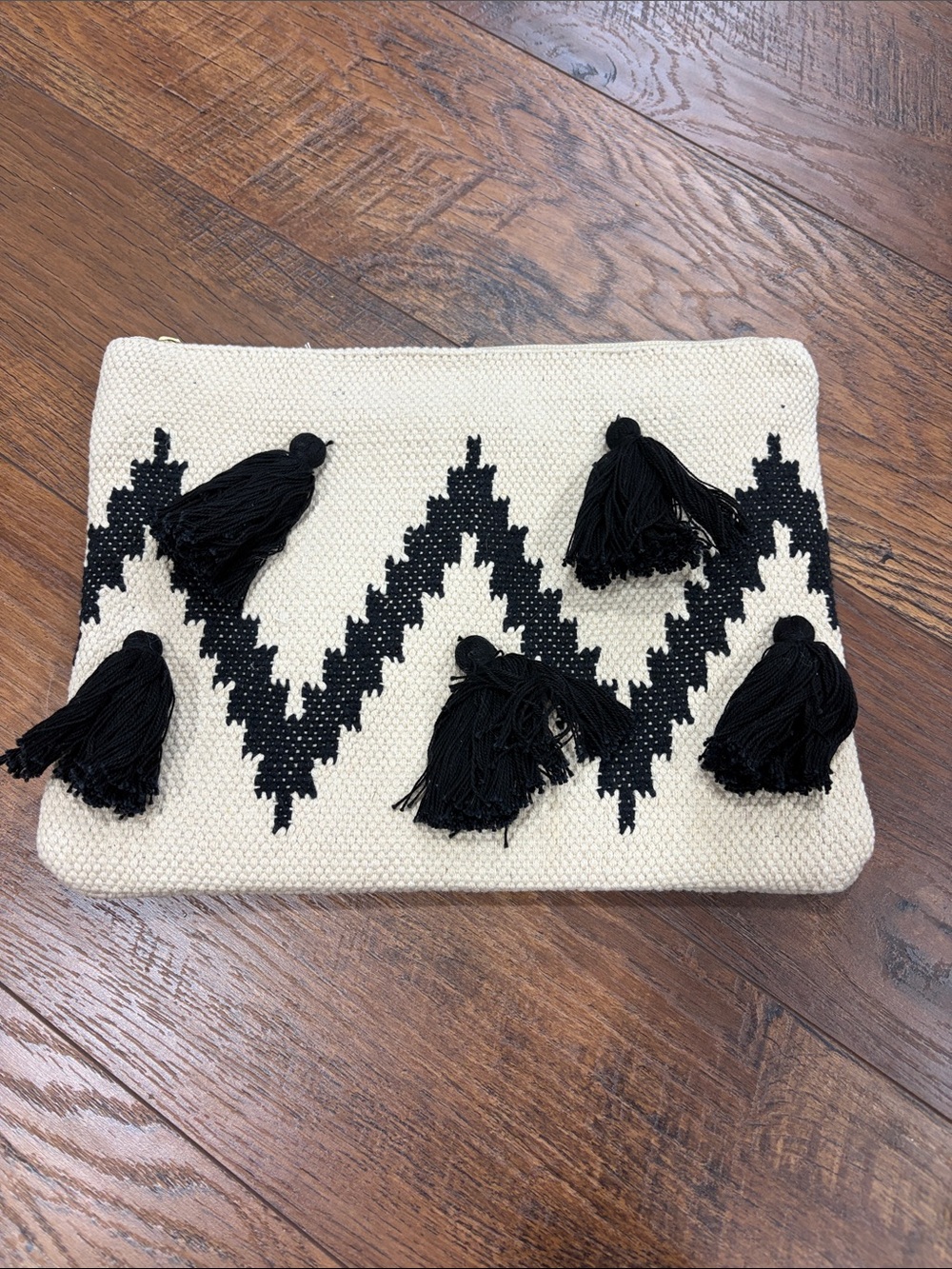 Mud Pie Black & Cream Tassel Chevron zipper bag